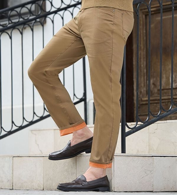 「コムルヴァン・オム　すっきりストレッチ配色チノパンツ（メンズフルレングスパンツ）」｜詳細画像