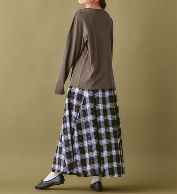 Viola e Viola（ヴィオラ エ ヴィオラ）の「【吸湿発熱】あったか綿１００％ロゴTシャツ（カットソー）」｜詳細画像