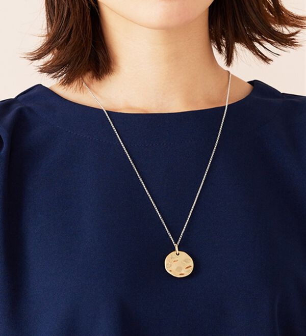 BELLUNA（ベルーナ）の「ジョーゼット素材袖パールブラウス（ブラウス）」｜詳細画像