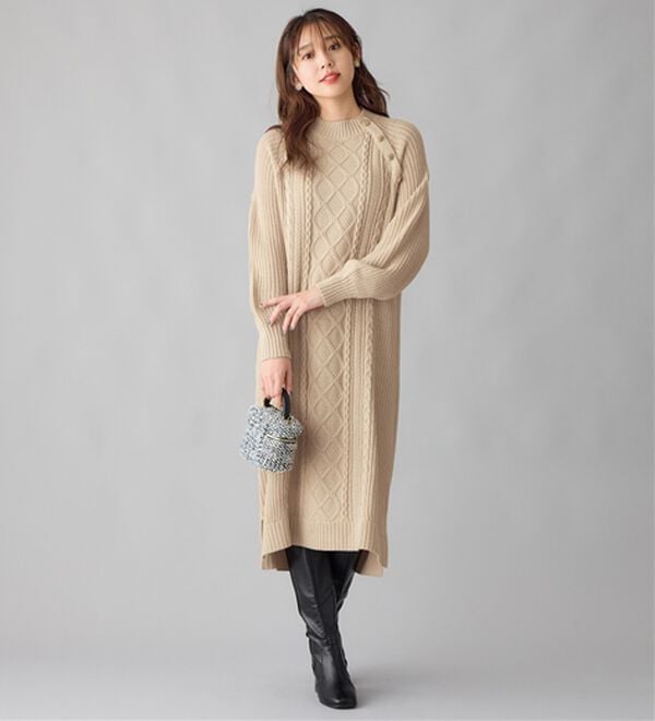 【クリーニング済】D&G ベージュ×ゴールド　リブ編み ボタンニットワンピース 金ボタンケーブルニットワンピース - ベルーナ【公式】