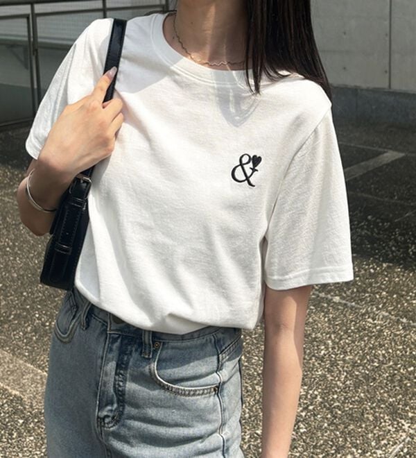 GeeRA（ジーラ）の「アンドハート刺しゅうＴシャツ（Tシャツ）」｜オフホワイト&times;黒