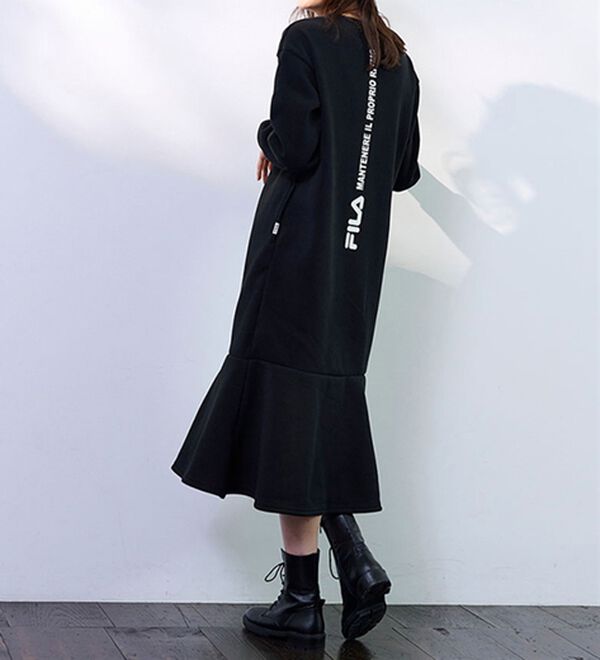 RANAN（ラナン）の「＜ＦＩＬＡ＞裏起毛裾フレアーワンピース（その他ワンピース）」｜ブラック