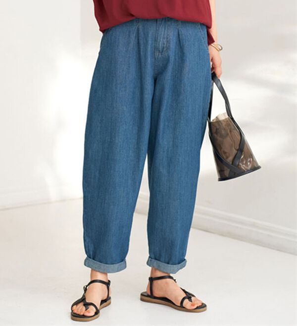 BELLUNA（ベルーナ）の「さらっと涼しげゆるテーパードデニムパンツ（フルレングスパンツ）」｜サックス