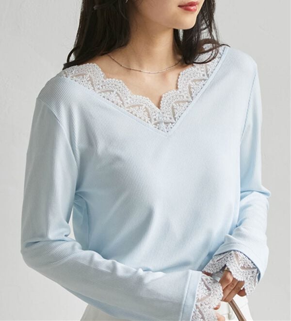 RANAN（ラナン）の「チュールレースＶネックリブロンＴＥＥ（カットソー）」｜ブルー