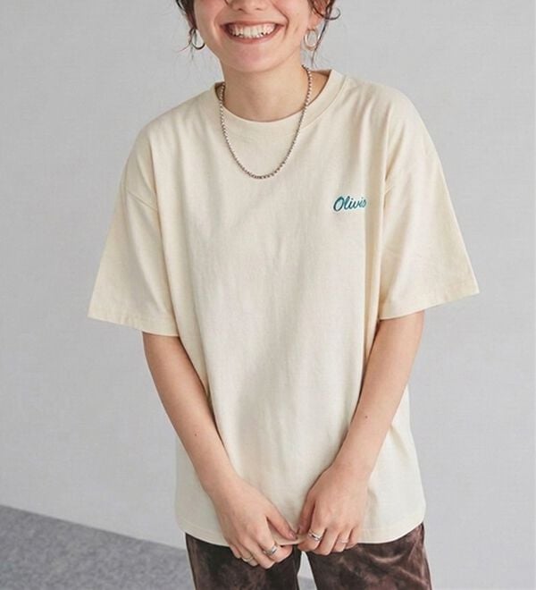 BELLUNA（ベルーナ）の「＜Ｄｉｓｎｅｙ＞【エイリアン】バックサガラ刺しゅうワイドシルエットＴシャツ（Tシャツ）」｜詳細画像