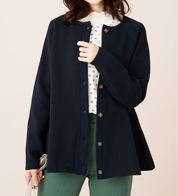 BELLUNA（ベルーナ）の「上品スポンディッシュニットペプラムカーディガン（ニットカーディガン）」｜詳細画像