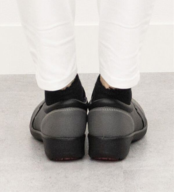 BELLUNA（ベルーナ）の「ゆったり５Ｅ配色美的ラインシューズ（スリッポン）」｜詳細画像