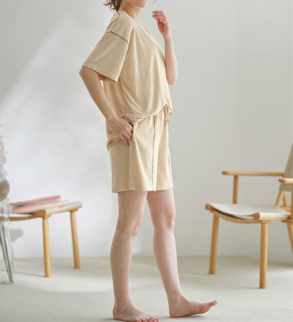 YU'NOW（ユナウ）の「【上下２点セット】ひんやりとろけるレーヨンブレンドパイルパジャマ（パジャマ・ルームウェア）」｜詳細画像