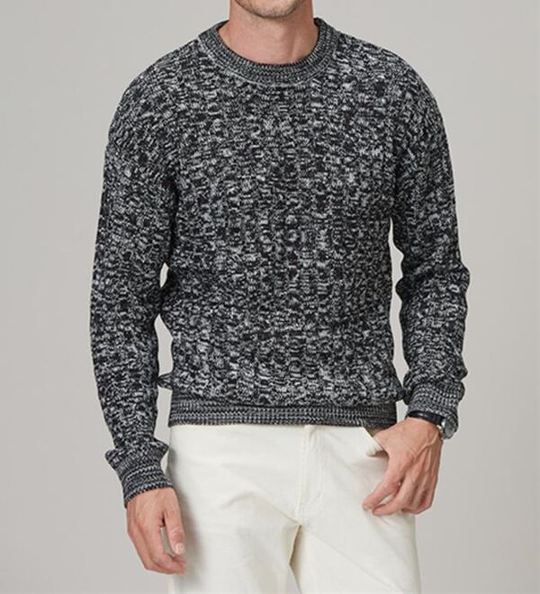 「２色で編み上げる高見えケーブル編セーター（メンズニット・セーター）」｜詳細画像