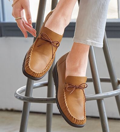 ルフラン（ルフラン）の「＜ラシーナコンフォート＞リボン付４Ｅ手縫いモカシン（フラットシューズ）」