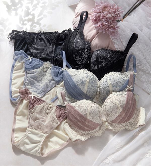 YU'NOW（ユナウ）の「まる胸メイクのちゅるんブラ＆ショーツ（ブラジャー＆ショーツセット）」｜詳細画像