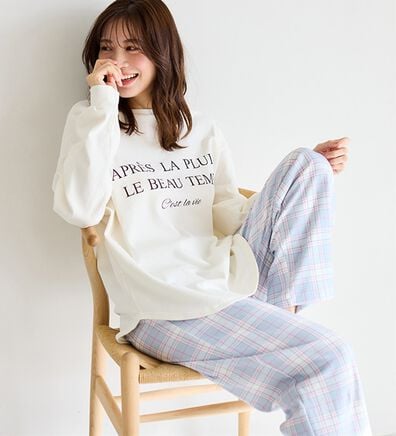 LAVIENNE（ラヴィエンヌ）の「綿１００％スムース素材ロゴ使いパジャマ（パジャマ・ルームウェア）」