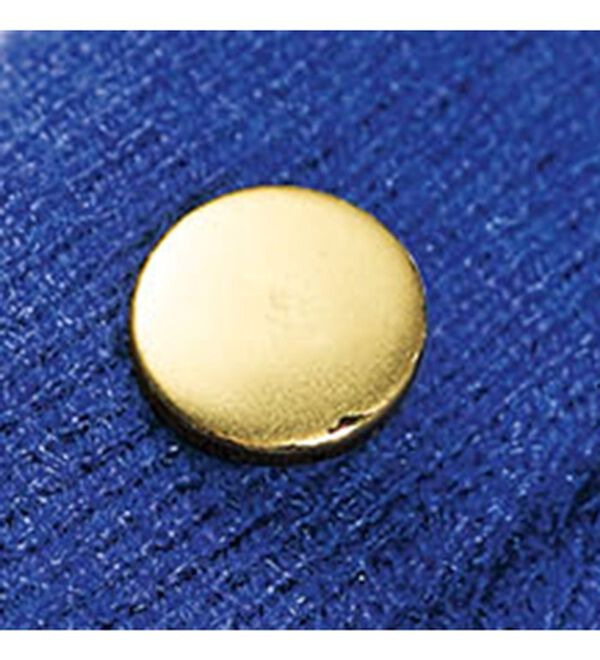 BELLUNA（ベルーナ）の「金ボタン使い配色ニットプルオーバー（ニット・セーター）」｜詳細画像