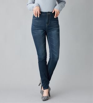 alotta（アロッタ）の「美脚裏起毛スキニーデニムパンツ（フルレングスパンツ）」｜ブルーウォッシュ
