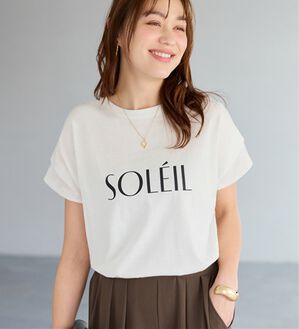Viola e Viola（ヴィオラ エ ヴィオラ）の「脱普通！すっきり見え大人の上品Ｔシャツ（Tシャツ）」｜ホワイトロゴ