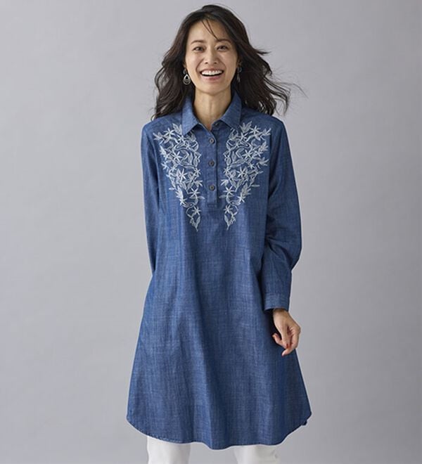 BELLUNA（ベルーナ）の「ナチュラルに体型カバーデニム刺しゅうチュニックワンピース（チュニックワンピース）」｜詳細画像