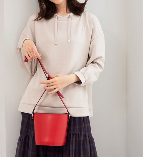 BELLUNA（ベルーナ）の「上品見えとろみワイドネックプルオーバー（カットソー）」｜詳細画像