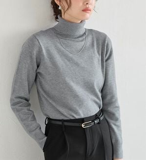 Pierrot（ピエロ）の「プレミアムカシミヤタッチタートルニット（ニット・セーター）」｜杢チャコール