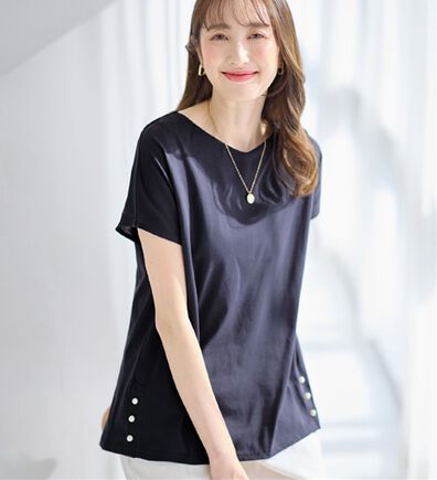alotta（アロッタ）の「ひんやり裾パールデザインＴシャツ（カットソー）」