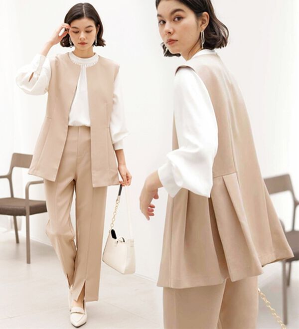 GeeRA（ジーラ）の「【入卒式/セレモニー】ペプラムベストセットアップスーツ（パンツスーツ）」｜ベージュ