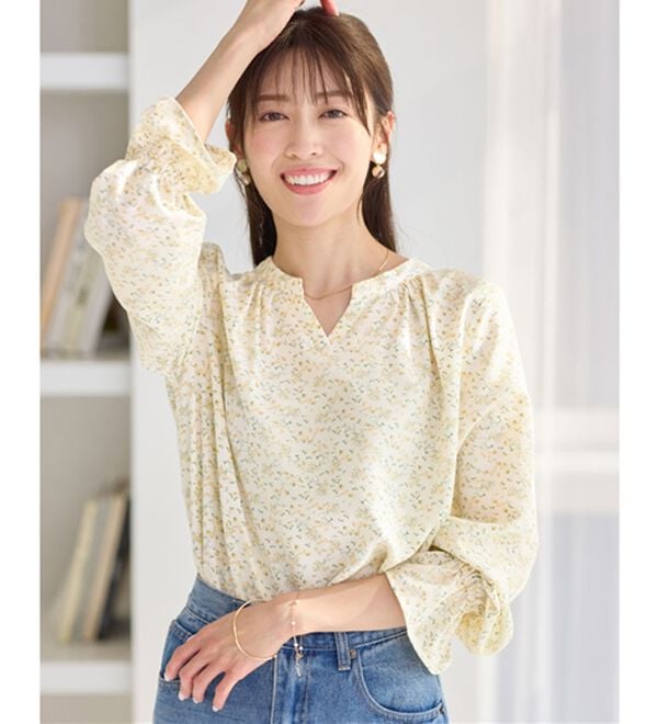 alotta（アロッタ）の「キャンディースリーブ小花柄チュニックブラウス（ブラウス）」｜詳細画像