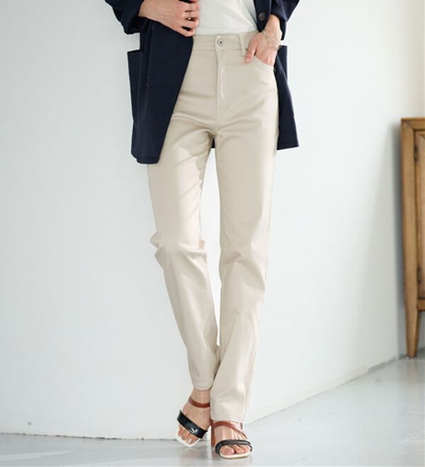 BELLUNA（ベルーナ）の「サラリ速乾！綿サテンストレッチカラーパンツ（フルレングスパンツ）」｜詳細画像