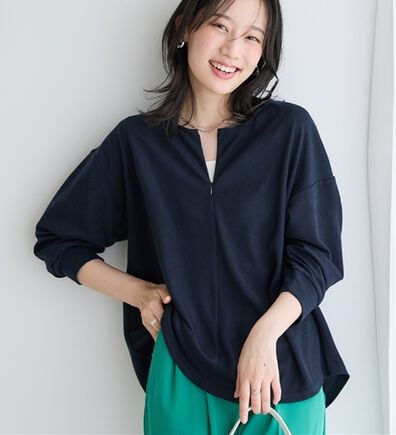 Viola e Viola（ヴィオラ エ ヴィオラ）の「細見えラインリップル素材ジップトップス（カットソー）」