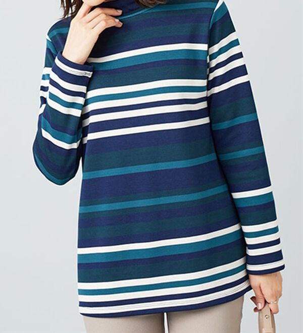 BELLUNA（ベルーナ）の「ふわふわ裏ファーハイネックプルオーバー（カットソー）」｜詳細画像