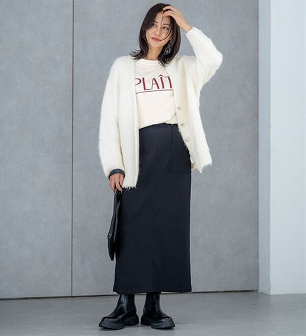 BELLUNA（ベルーナ）の「綿１００％素材フロッキーロゴ長袖Ｔシャツ（Tシャツ）」｜詳細画像