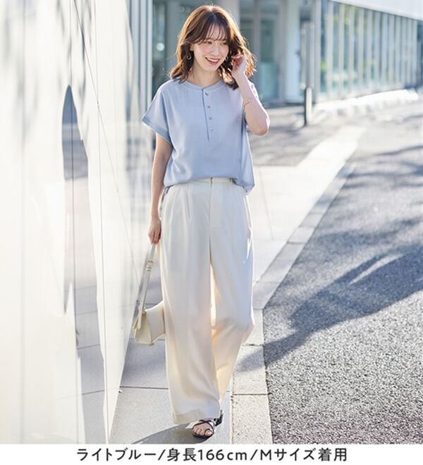 Viola e Viola（ヴィオラ エ ヴィオラ）の「さらさらＥＡＳＹ　前後２ＷＡＹヘンリーネックＴブラウス（ブラウス）」｜詳細画像