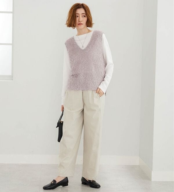 BELLUNA（ベルーナ）の「スパンコール入り！軽やかシャギーＶネックベスト（カットソー）」｜詳細画像