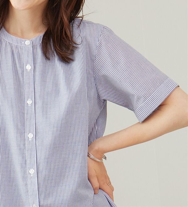 BELLUNA（ベルーナ）の「ギャザー使いバンドカラーブラウス（ブラウス）」｜詳細画像