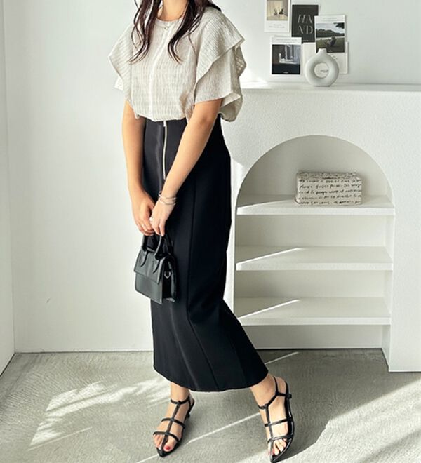 GeeRA（ジーラ）の「ラッフルショルダー表面感カットソー（カットソー）」｜詳細画像