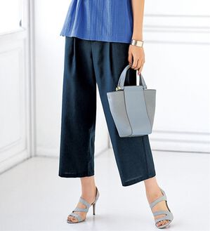 BELLUNA（ベルーナ）の「レーヨン麻入りゆったりテーパードパンツ（テーパードパンツ）」｜ネイビー