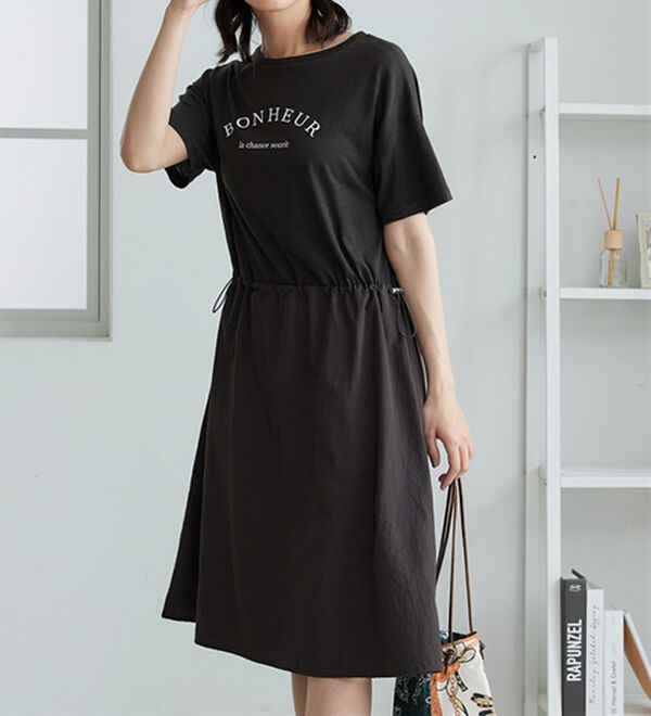 BELLUNA（ベルーナ）の「ドロスト使いドッキングワンピース（その他ワンピース）」｜チャコール