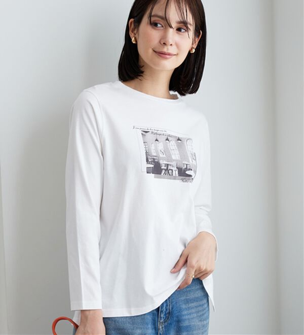 BELLUNA（ベルーナ）の「【着回しのミカタ！】綿100％大人顔サマ見えプリントロンT（カットソー）」｜オフ白／フォト