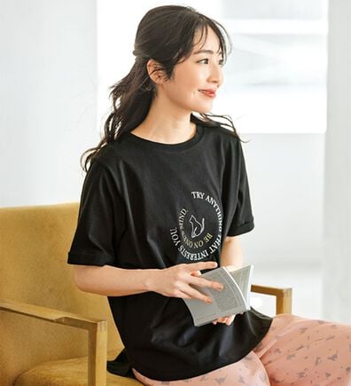 BELLUNA（ベルーナ）の「綿１００％着映えネコ柄プリントＴシャツ（Tシャツ）」