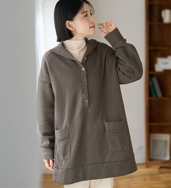 Viola e Viola（ヴィオラ エ ヴィオラ）の「ニット風カットソーパーカーチュニック（パーカー）」｜詳細画像