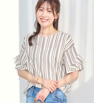 alotta（アロッタ）の「【４つの機能付】ひんやりフリル袖ブラウスＴシャツ（ブラウス）」｜ボルドー系ストライプ