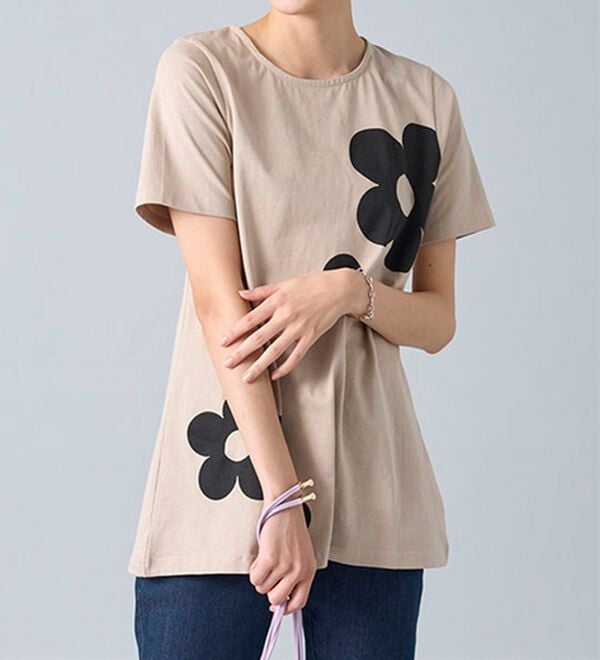 BELLUNA（ベルーナ）の「ひんやリッチコットン大人のプリントロング丈Ｔシャツ（カットソー）」｜詳細画像