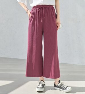 alotta（アロッタ）の「【選べる丈】のびのびストレッチリブワイドパンツ（クロップドパンツ）」｜ラズベリー クロップド丈