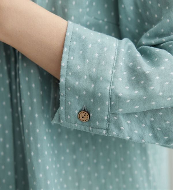 BELLUNA（ベルーナ）の「【綿100％素材】ダブルガーゼ素材丸衿多ボタンブラウス（ブラウス）」｜詳細画像