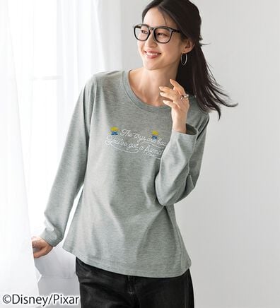 BELLUNA（ベルーナ）の「＜Ｄｉｓｎｅｙ＞ピクセルアート調ラインストーンロゴＴシャツ（Tシャツ）」