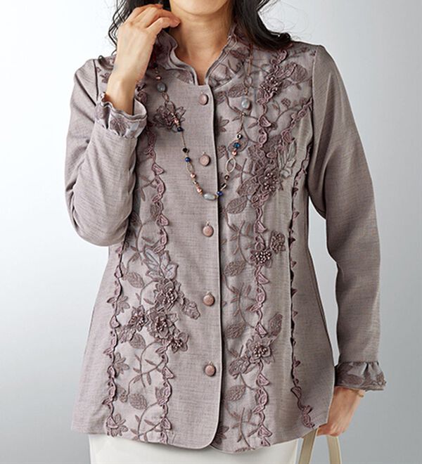 BELLUNA（ベルーナ）の「クリンプレース切替モチーフ使いブラウス（ブラウス）」｜詳細画像