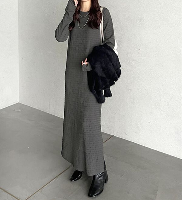 GeeRA（ジーラ）の「全骨格対応！選べるネックジャガードワンピ―ス（カットソーワンピース）」｜チャコールクルー