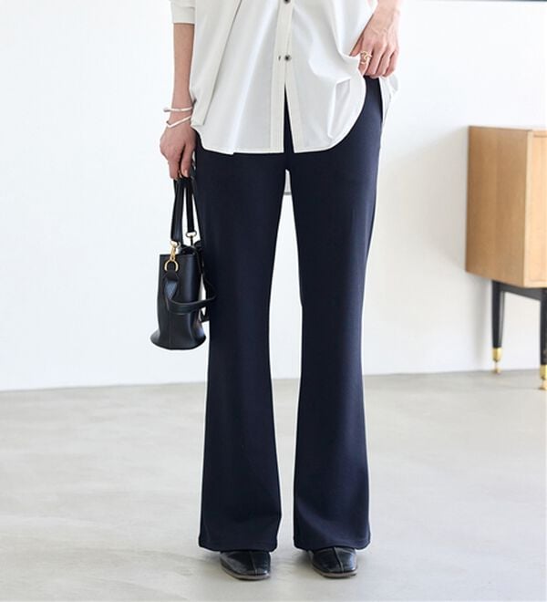 BELLUNA（ベルーナ）の「シュッと体型カバー！ジャストフィットフレアーパンツ（フルレングスパンツ）」｜詳細画像