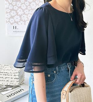 GeeRA（ジーラ）の「シアー切替フレアー袖Ｔブラウス（ブラウス）」｜ネイビー