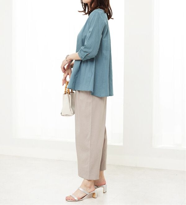 BELLUNA（ベルーナ）の「【店舗・ネット限定】シャドーストライプ素材タック使いブラウス（ブラウス）」｜詳細画像