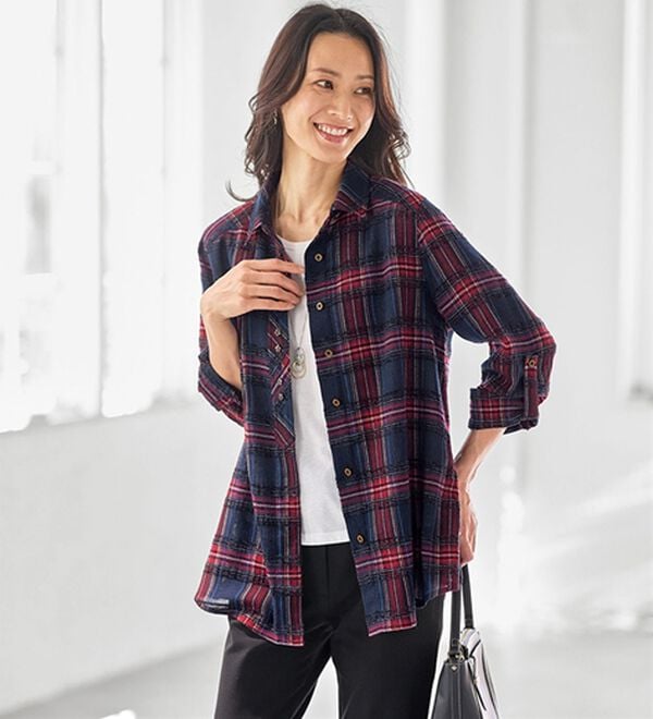 BELLUNA（ベルーナ）の「上品な印象のチェック柄多ボタンブラウス（チュニック）」｜詳細画像