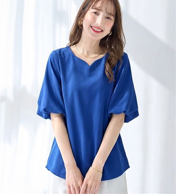 alotta（アロッタ）の「【接触冷感】パフ袖ハートネックブラウスＴシャツ（ブラウス）」｜ロイヤルブルー